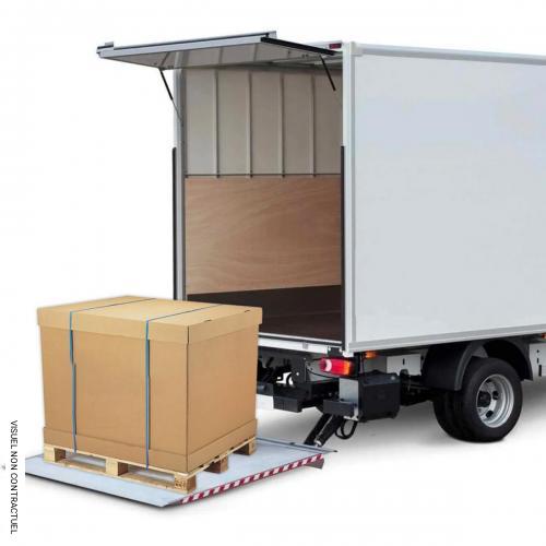 Déchargement par camion hayon matériel - PLANORGA - Image 1