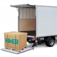 Déchargement par camion hayon matériel - IMER