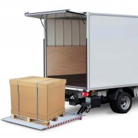 Déchargement par camion hayon matériel - PLANORGA